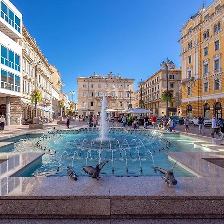 Adria Square Studios Rijeka Ngoại thất bức ảnh