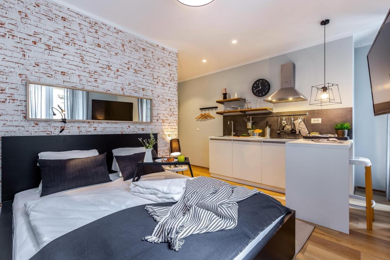 Adria Square Studios Rijeka Ngoại thất bức ảnh