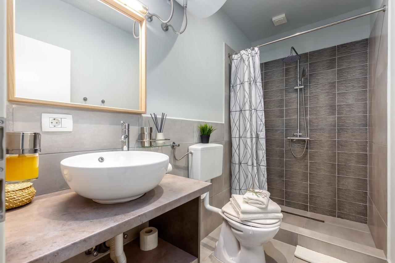 Adria Square Studios Rijeka Ngoại thất bức ảnh