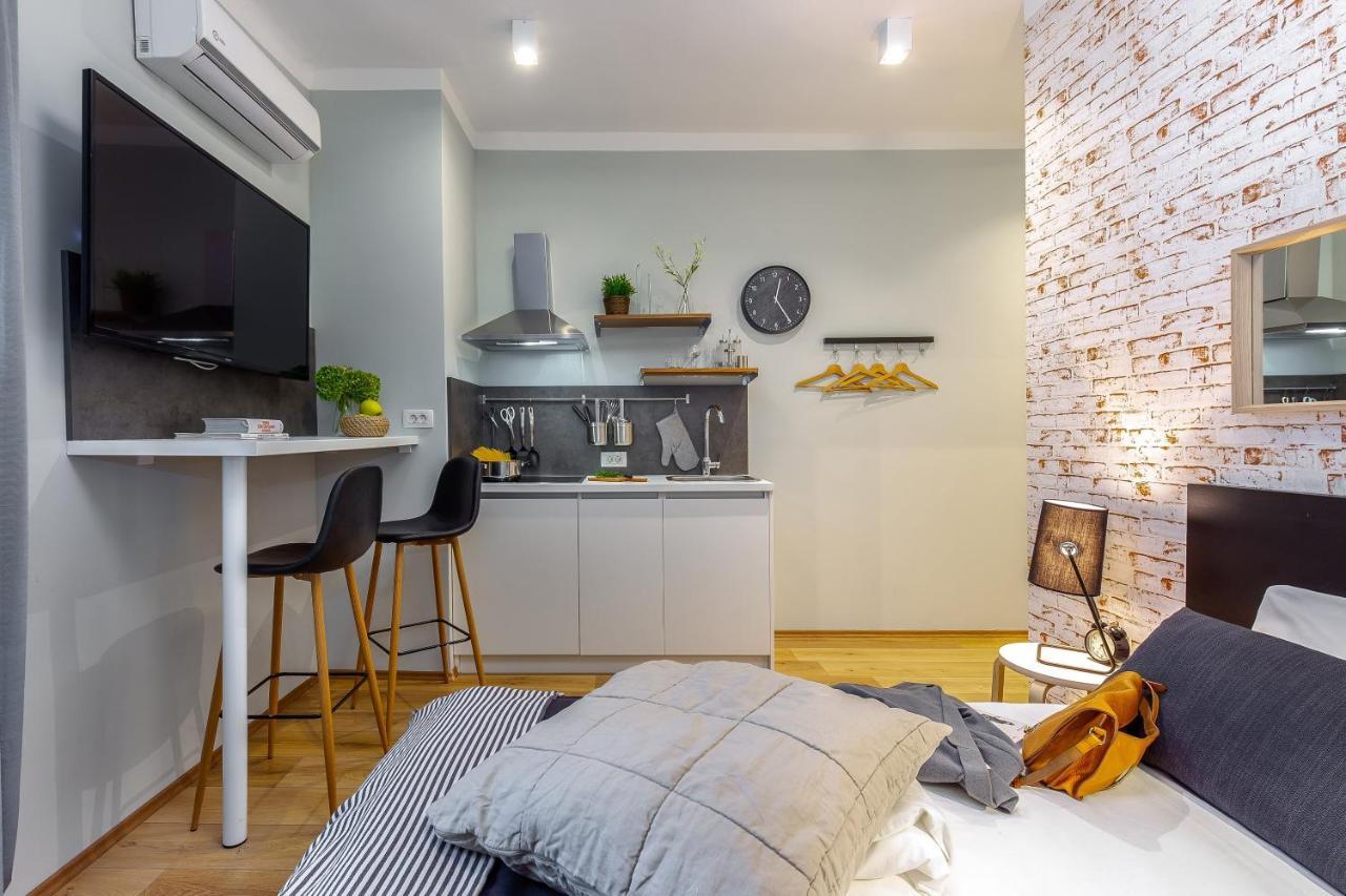 Adria Square Studios Rijeka Ngoại thất bức ảnh
