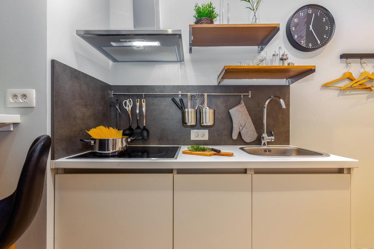 Adria Square Studios Rijeka Ngoại thất bức ảnh