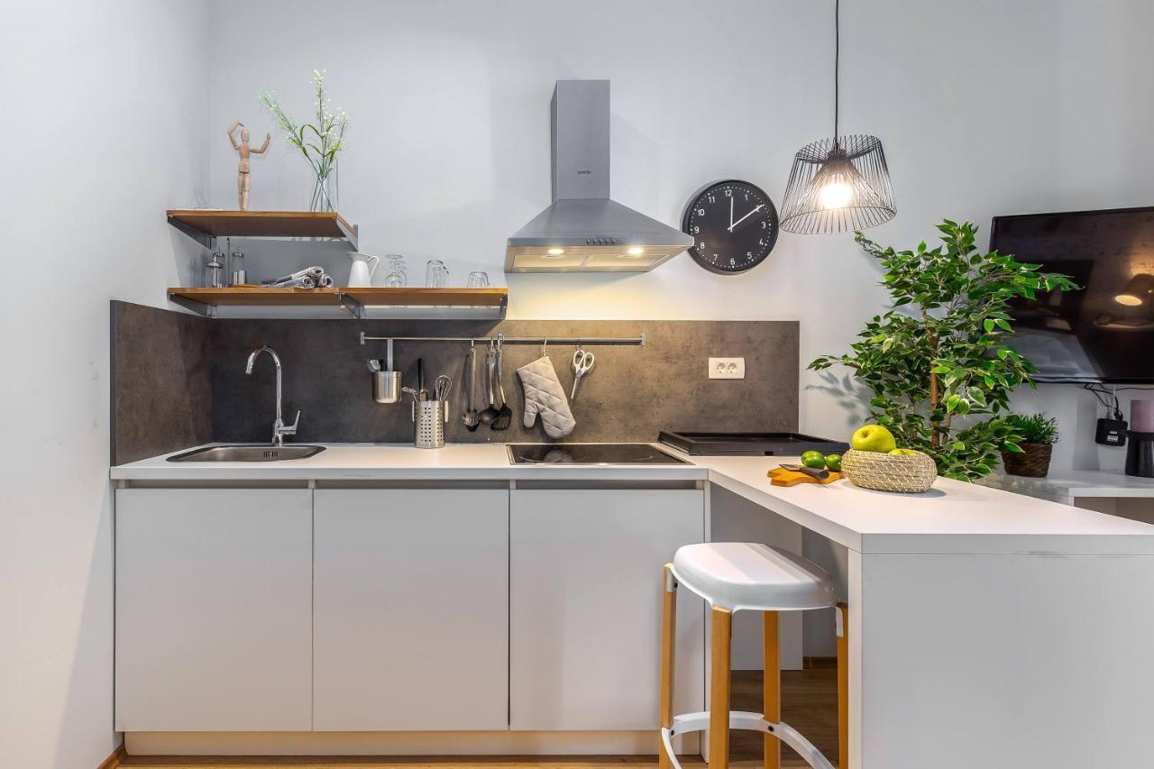 Adria Square Studios Rijeka Ngoại thất bức ảnh