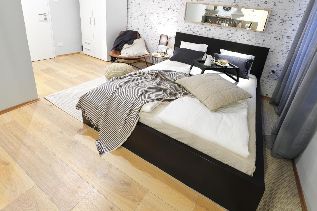 Adria Square Studios Rijeka Ngoại thất bức ảnh