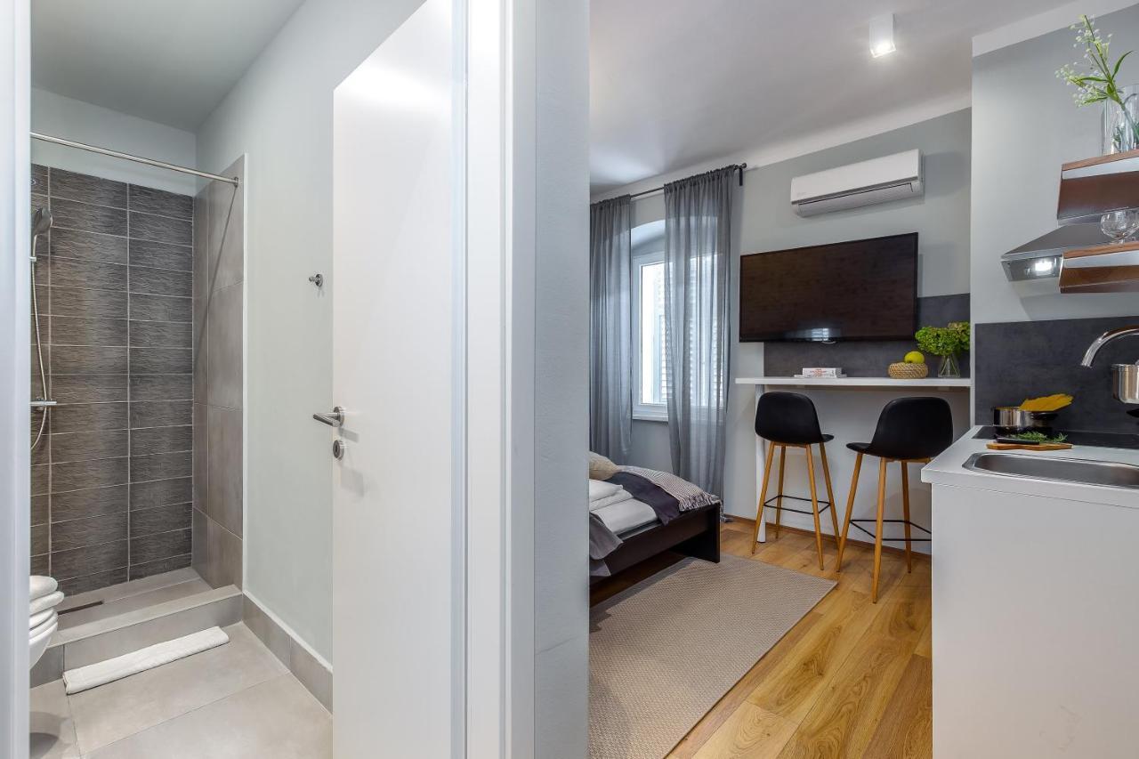 Adria Square Studios Rijeka Ngoại thất bức ảnh